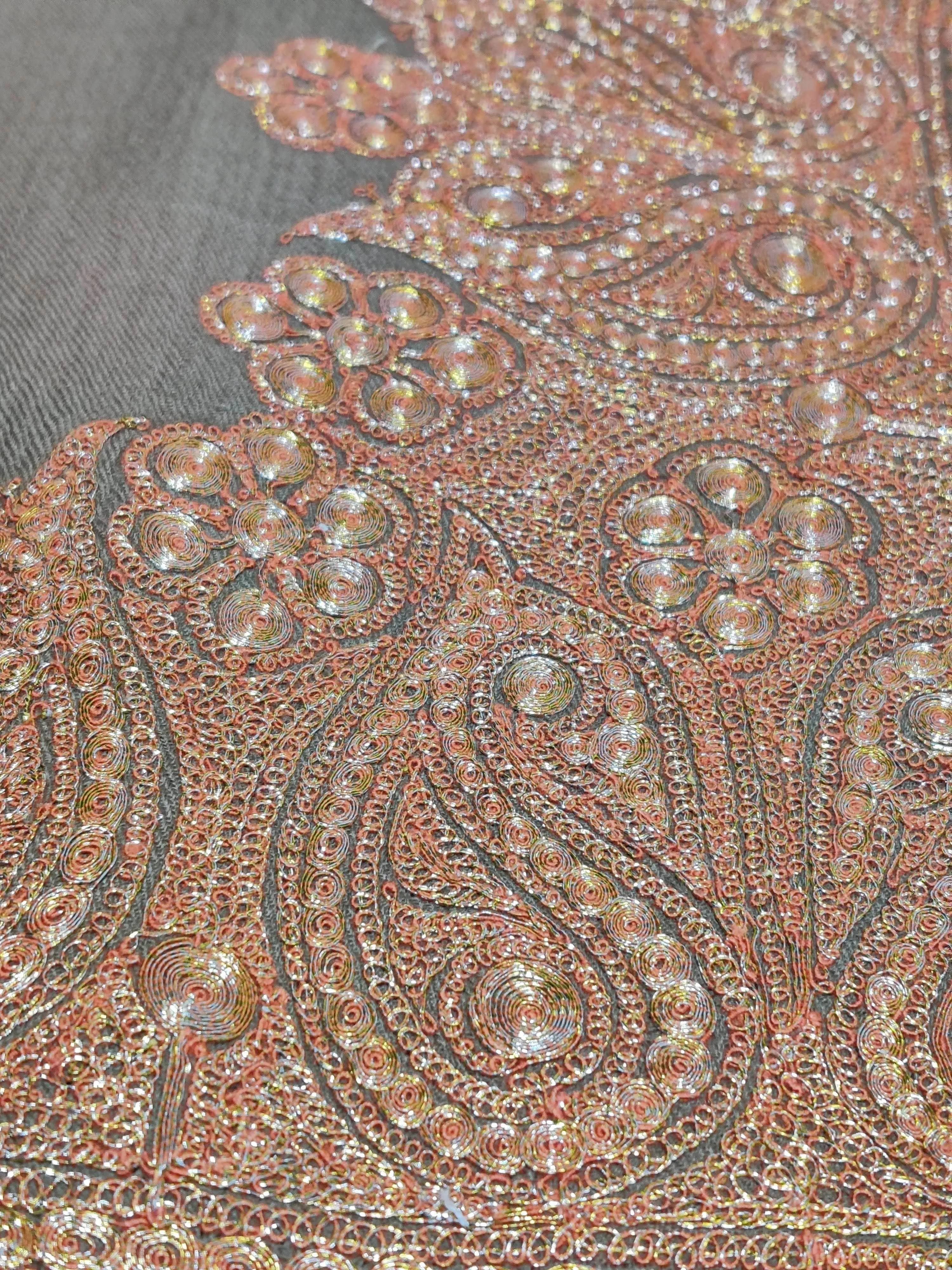 Elegant Paisley-Embroidered Tilla Shawl in Fine Merino Wool