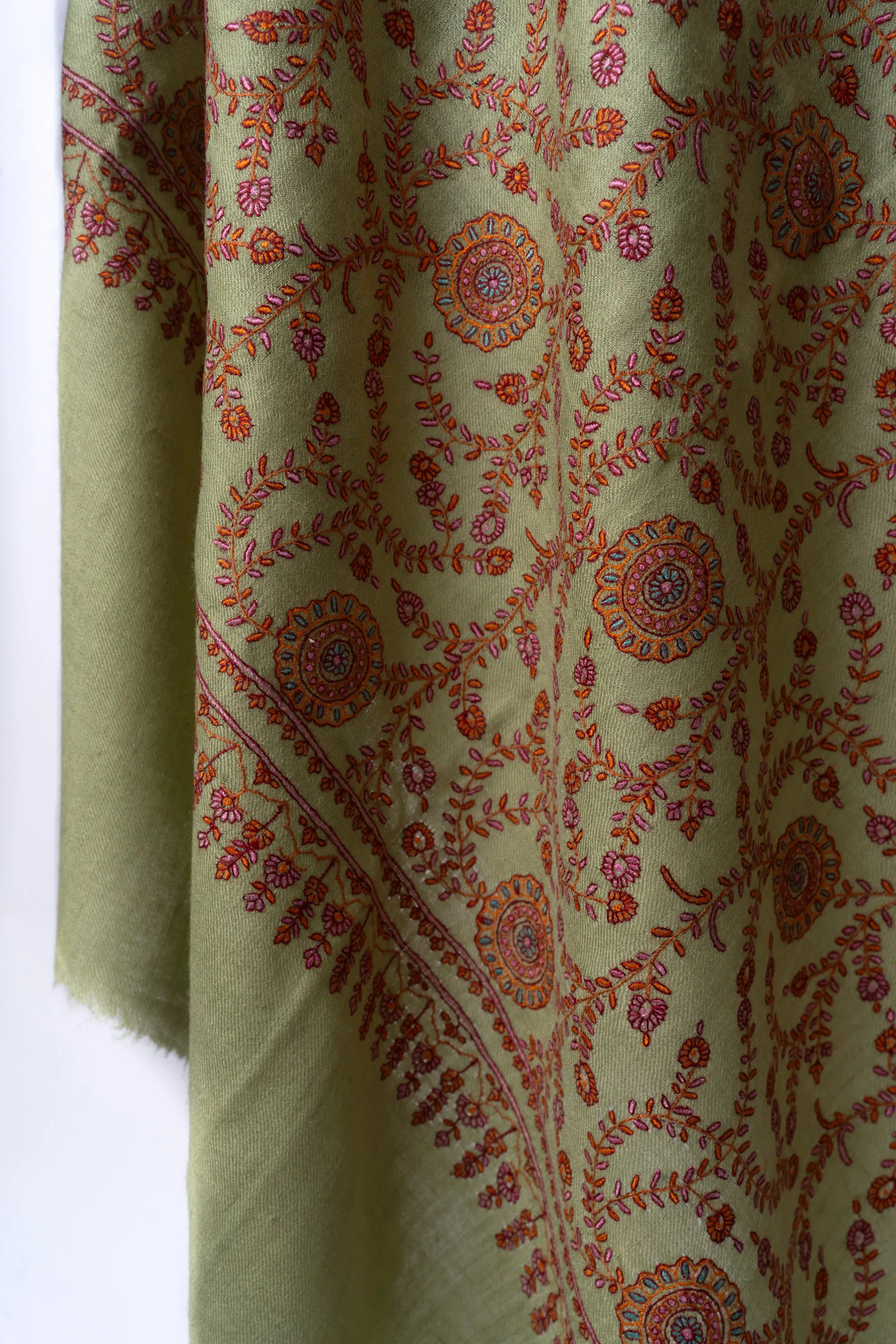 Sozni Zareen Paisley Hand Embroidered Pashmina Shawl