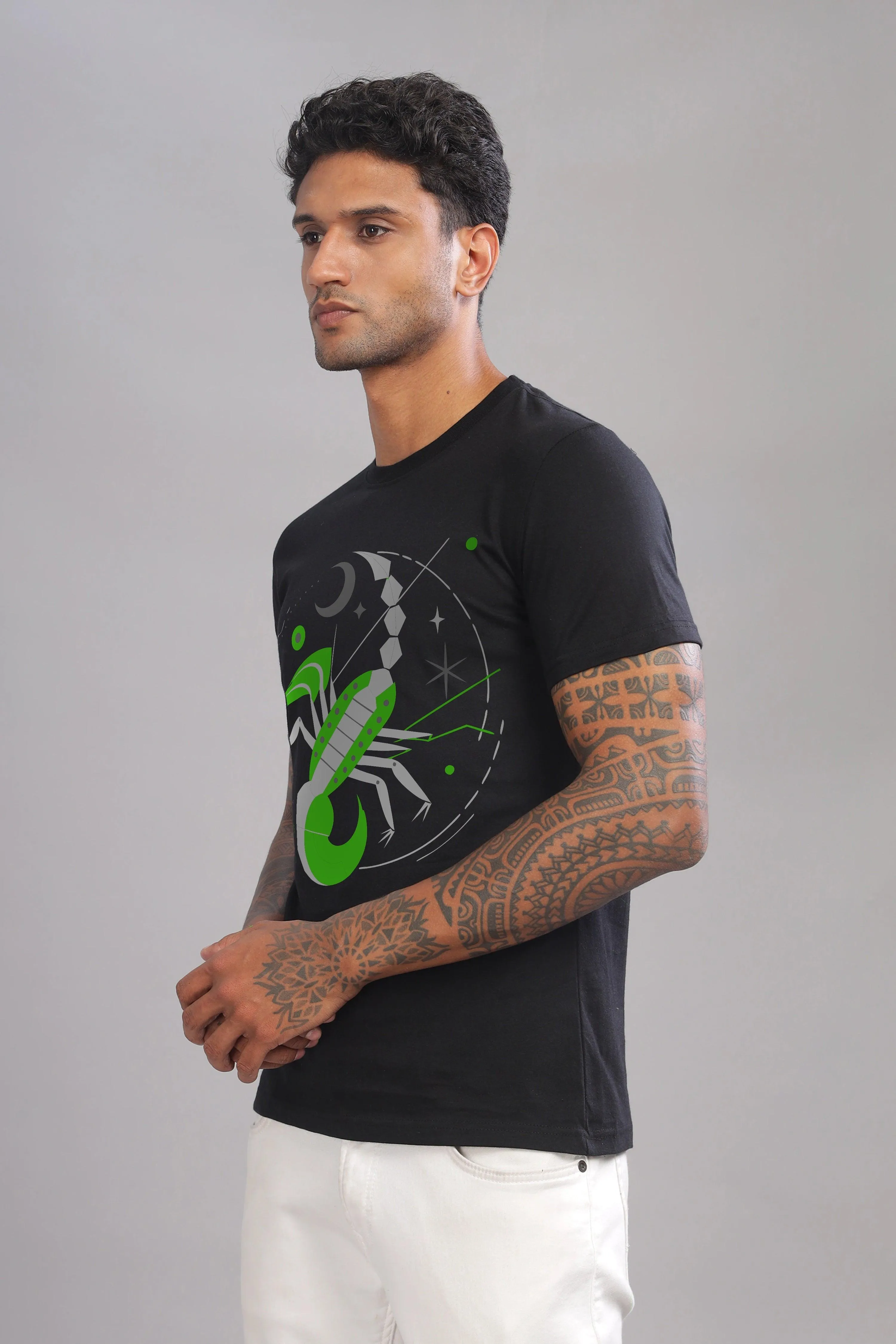 Stylish Scorpio Black Half Sleeve Printed Round Neck T-Shirt